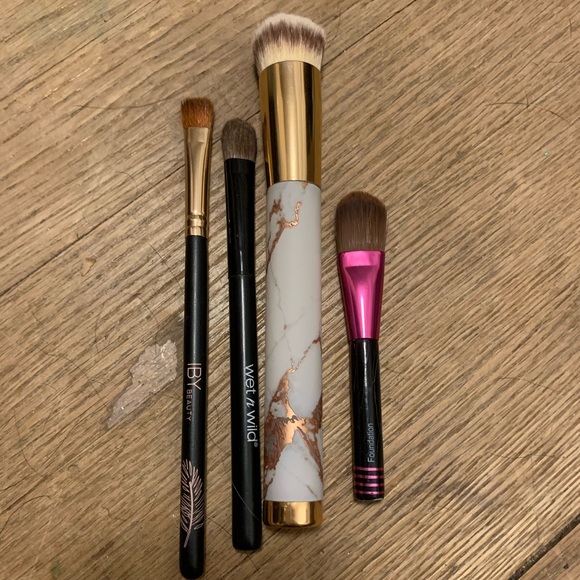 GIANT Brush Bundle w/*BONUS* Face Sponge - Picture 7 of 8